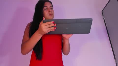 Snapshot of selena_fox7 chatting on 10/24/25, 04:09 selena_fox7 online show from 10/24/25, 04:09