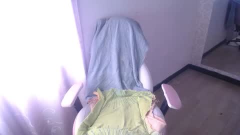 Snapshot of selena_hotmilf chatting on 01/26/25, 04:20 Selena online show from 01/26/25, 04:20