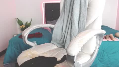 Snapshot of selena_hotmilf chatting on 01/27/25, 10:49 Selena online show from 01/27/25, 10:49