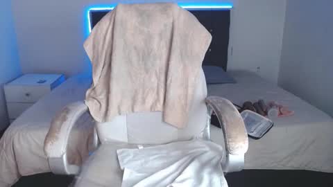 Selena online show from 01/13/26, 02:22