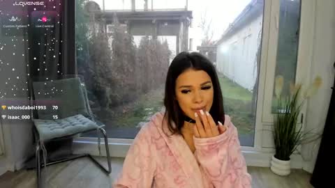 Snapshot of selena_reeves chatting on 01/10/25, 10:06 Selena online show from 01/10/25, 10:06