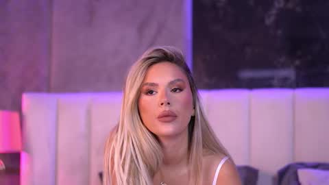 Snapshot of selena_voss chatting on 03/17/26, 08:39 Selena online show from 03/17/26, 08:39