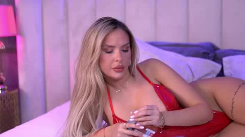 Snapshot of selena_voss chatting on 03/21/26, 09:25 Selena online show from 03/21/26, 09:25