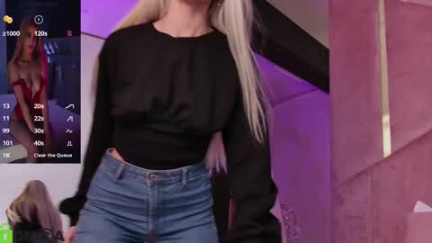 Selena online show from 10/15/25, 03:39