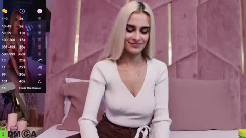 Selena online show from 11/25/25, 05:18