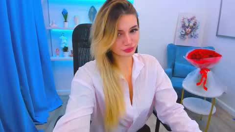 Snapshot of selenaemoore chatting on 09/21/25, 07:26 selenaemoore online show from 09/21/25, 07:26