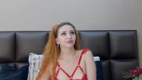 Snapshot of selenahanson chatting on 05/08/26, 11:37 SelenaHanson online show from 05/08/26, 11:37