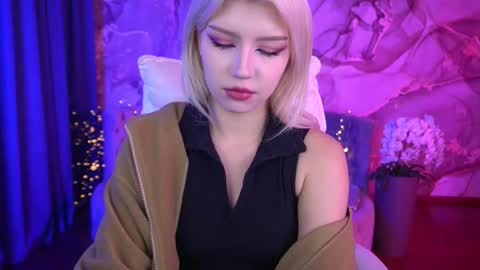 Snapshot of selenairis chatting on 10/11/25, 07:40 selenairis online show from 10/11/25, 07:40