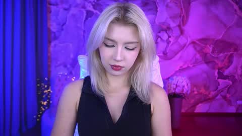 Snapshot of selenairis chatting on 10/21/25, 09:37 selenairis online show from 10/21/25, 09:37