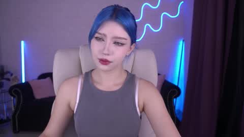 Snapshot of selenairis chatting on 11/19/25, 09:37 selenairis online show from 11/19/25, 09:37