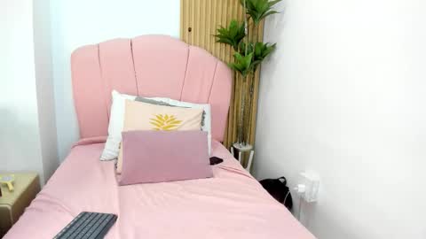 Snapshot of selenamiel chatting on 03/12/26, 04:07 Selena online show from 03/12/26, 04:07