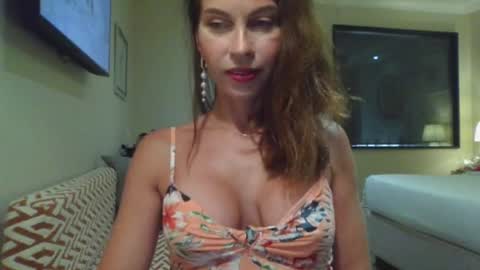Snapshot of selenarase chatting on 06/21/26, 03:25 selenarase online show from 06/21/26, 03:25