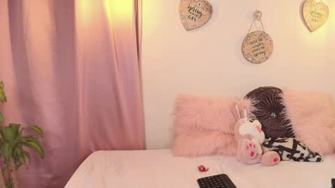Snapshot of selenarossi chatting on 01/19/25, 04:25 SelenaRossi online show from 01/19/25, 04:25