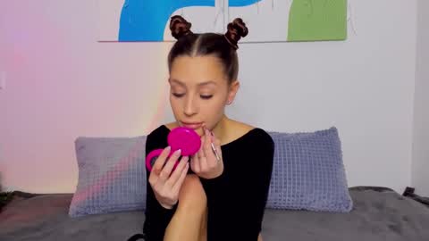 Selena online show from 01/11/25, 10:29