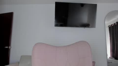 Snapshot of selene_king22 chatting on 04/21/26, 12:22 Alejandra online show from 04/21/26, 12:22