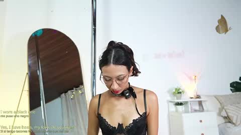 Snapshot of selene_starkk chatting on 05/01/26, 01:43 Sel Your Little butterfly online show from 05/01/26, 01:43