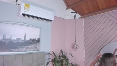 Selene online show from 09/18/25, 04:14