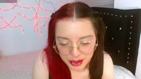 Snapshot of seleneg chatting on 04/10/26, 05:01 Selene G online show from 04/10/26, 05:01