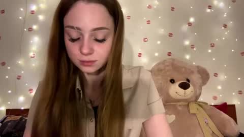 Snapshot of selenegupta chatting on 06/11/26, 01:20 Kylie online show from 06/11/26, 01:20