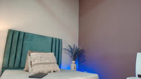 Snapshot of selenelujan chatting on 11/22/25, 12:26 Selene Lujan online show from 11/22/25, 12:26