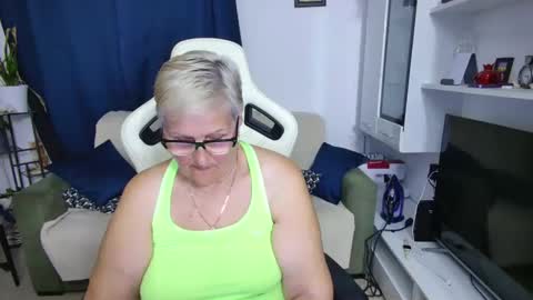 Selenna online show from 05/05/26, 06:16