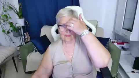 Selenna online show from 05/08/26, 05:07