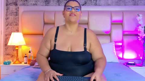 Snapshot of selennacooper chatting on 04/19/26, 11:42 Selenna Cooper online show from 04/19/26, 11:42