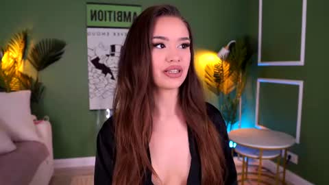 Snapshot of selennevoss chatting on 07/17/26, 10:00 Selenne online show from 07/17/26, 10:00
