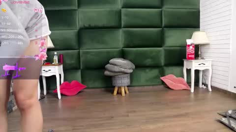 Snapshot of selensummer chatting on 09/12/25, 04:34 Selen online show from 09/12/25, 04:34