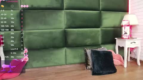 Snapshot of selensummer chatting on 09/26/25, 04:05 Selen online show from 09/26/25, 04:05