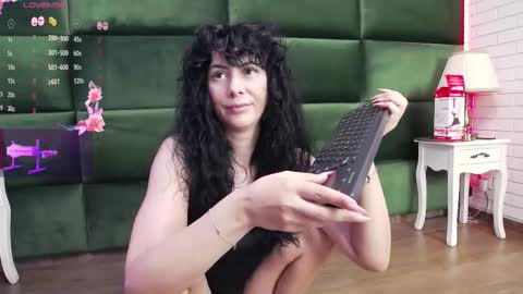 Snapshot of selensummer chatting on 09/28/25, 04:07 Selen online show from 09/28/25, 04:07