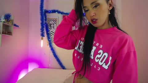 Snapshot of seleny_fitness chatting on 01/14/25, 01:17 Mayte online show from 01/14/25, 01:17