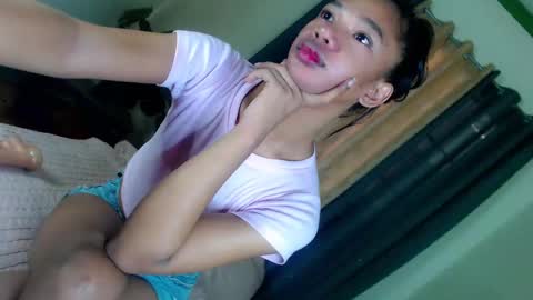 Snapshot of selfsuckercum69 chatting on 02/05/25, 01:15 Jessy online show from 02/05/25, 01:15
