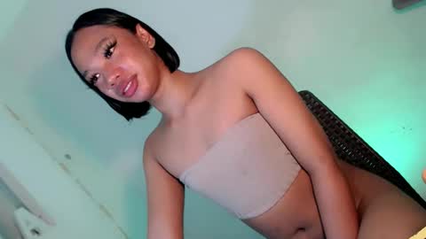 Snapshot of selfsuckercum69 chatting on 09/18/25, 11:01 Jessy online show from 09/18/25, 11:01
