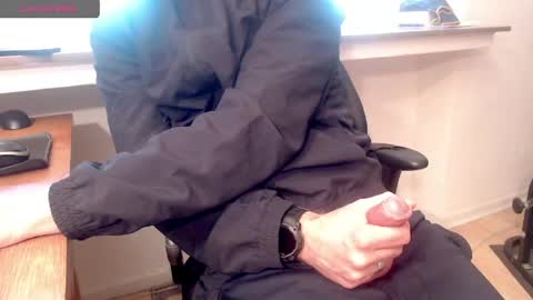 Snapshot of selfsuckermbb chatting on 05/20/26, 06:14 selfsuckermbb online show from 05/20/26, 06:14