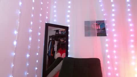 Snapshot of selikayle chatting on 02/14/26, 10:23 Selen online show from 02/14/26, 10:23