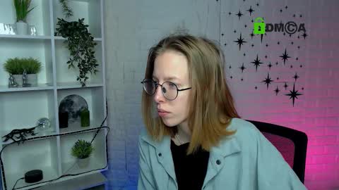 Selena online show from 12/01/25, 11:15