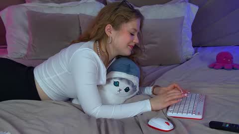 Snapshot of selinswarovski chatting on 02/02/25, 01:55 SelinSwarovski online show from 02/02/25, 01:55