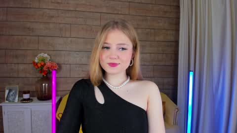 Snapshot of selinswarovski chatting on 02/03/25, 05:14 SelinSwarovski online show from 02/03/25, 05:14