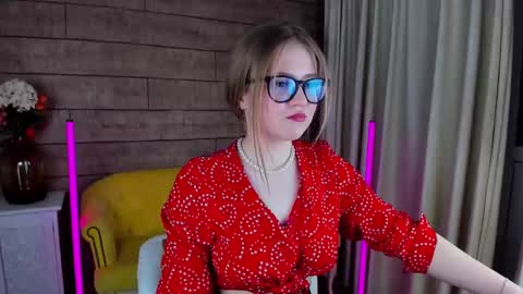 Snapshot of selinswarovski chatting on 02/18/25, 02:27 SelinSwarovski online show from 02/18/25, 02:27