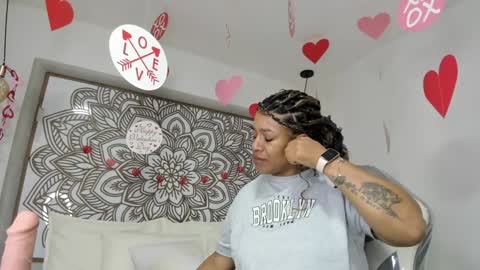 Snapshot of selket_ chatting on 02/04/25, 10:54 Selket online show from 02/04/25, 10:54