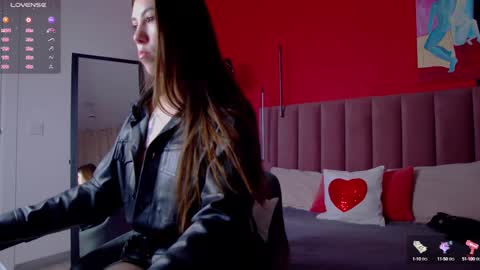 Snapshot of sellashine chatting on 01/24/25, 01:56 Nicole online show from 01/24/25, 01:56