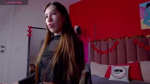 Snapshot of sellashine chatting on 02/12/25, 01:52 Nicole online show from 02/12/25, 01:52