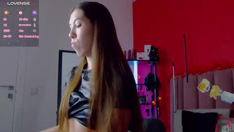 Snapshot of sellashine chatting on 09/26/25, 01:42 Nicole online show from 09/26/25, 01:42