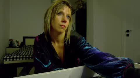 Snapshot of sellena_angel chatting on 05/03/26, 04:46 sellena_angel online show from 05/03/26, 04:46