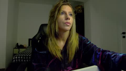Snapshot of sellena_angel chatting on 05/10/26, 02:00 sellena_angel online show from 05/10/26, 02:00