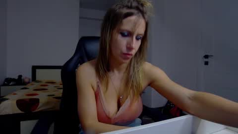 Snapshot of sellena_angel chatting on 05/12/26, 03:20 sellena_angel online show from 05/12/26, 03:20