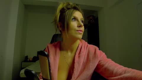 Snapshot of sellena_angels chatting on 03/19/26, 07:18 sellena_angels online show from 03/19/26, 07:18