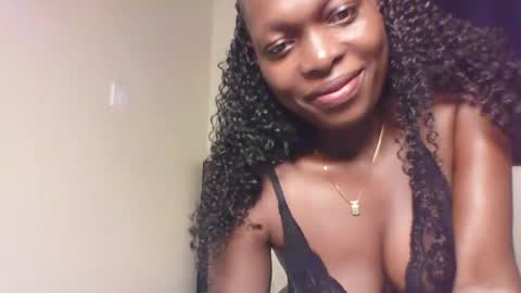 Snapshot of sellinprencess2 chatting on 04/09/26, 01:38 verah online show from 04/09/26, 01:38