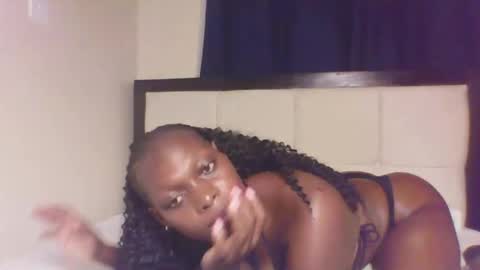 Snapshot of sellinprencess2 chatting on 04/12/26, 02:05 verah online show from 04/12/26, 02:05